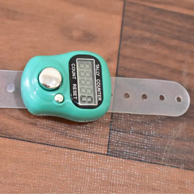 Manual Hand Finger Counting Machine Digital Head Electronic Tally Counter (RANDOM Color )