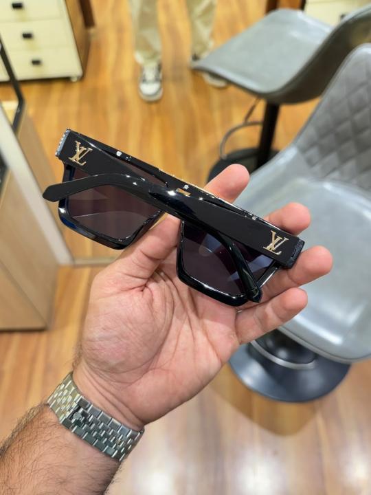 Loui vuitton 1502 black gold