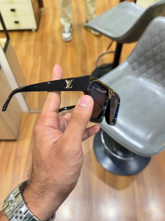 Loui vuitton 1502 black gold