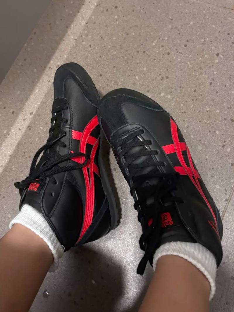 Onitsuuka Tiger Mexico 66 Black Red Womens 349
