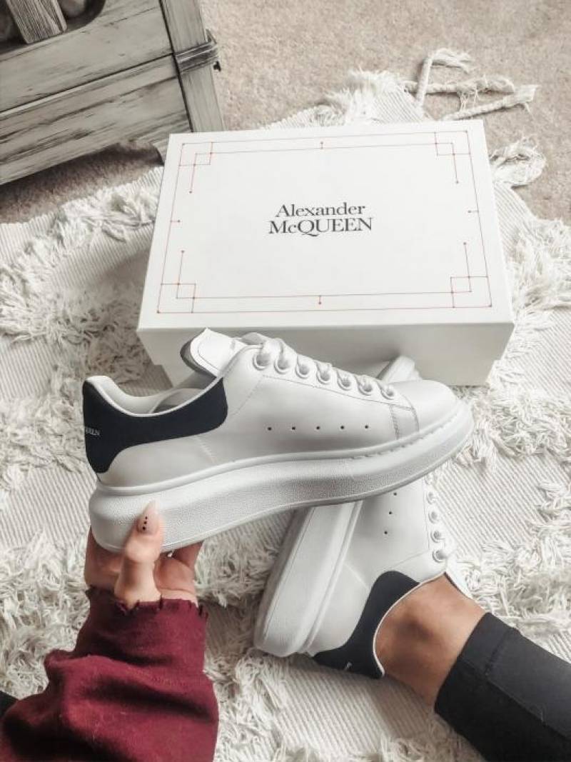 Alexander McQueen White Sneakers With Card Bill carry Bag &amp; Og Box