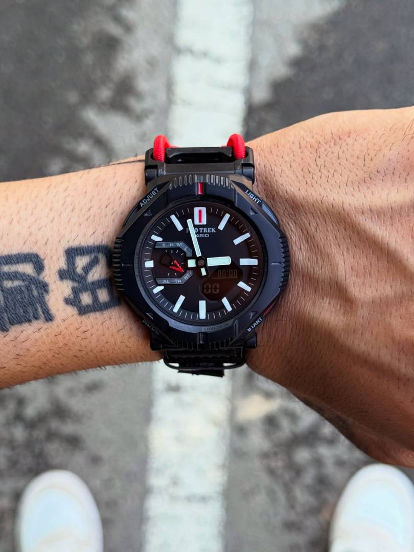 Casio Pro Trek PRJ-B001B-2 black white Red