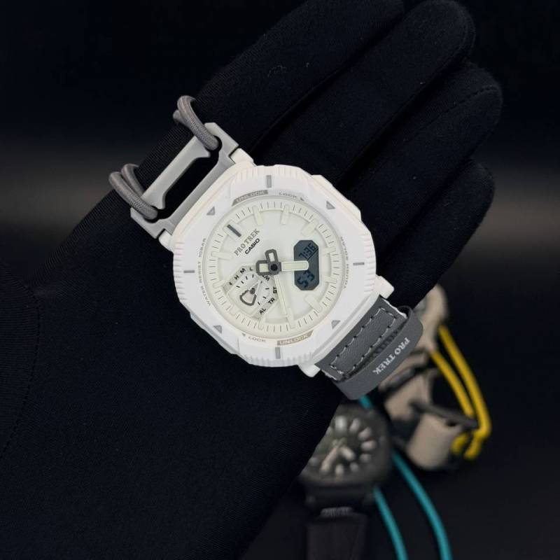 Casio Pro Trek PRJ-B001B-2 full white