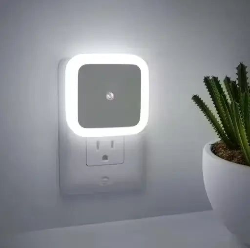 LED Smart Night Light with Dusk-to-Dawn Sensor (Pack of 2) – Cool White